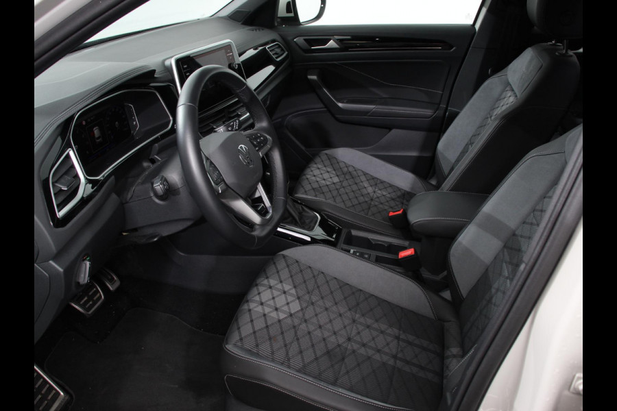 Volkswagen T-Roc 1.5 TSI 150pk DSG R-Line Edition | Navigatie | Apple Carplay/Android Auto | Electrische te openen kofferbak | Camera | Keyless start | Led | Dab | Adaptive Cruise Control