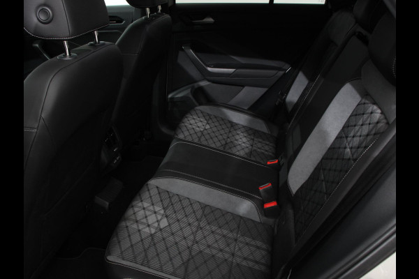 Volkswagen T-Roc 1.5 TSI 150pk DSG R-Line Edition | Navigatie | Apple Carplay/Android Auto | Electrische te openen kofferbak | Camera | Keyless start | Led | Dab | Adaptive Cruise Control