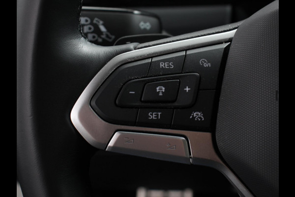 Volkswagen T-Roc 1.5 TSI 150pk DSG R-Line Edition | Navigatie | Apple Carplay/Android Auto | Electrische te openen kofferbak | Camera | Keyless start | Led | Dab | Adaptive Cruise Control