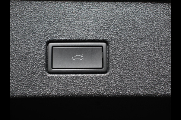 Volkswagen T-Roc 1.5 TSI 150pk DSG R-Line Edition | Navigatie | Apple Carplay/Android Auto | Electrische te openen kofferbak | Camera | Keyless start | Led | Dab | Adaptive Cruise Control