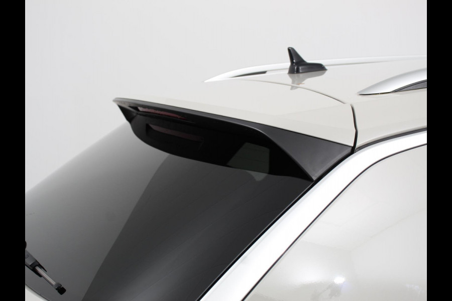 Volkswagen T-Roc 1.5 TSI 150pk DSG R-Line Edition | Navigatie | Apple Carplay/Android Auto | Electrische te openen kofferbak | Camera | Keyless start | Led | Dab | Adaptive Cruise Control