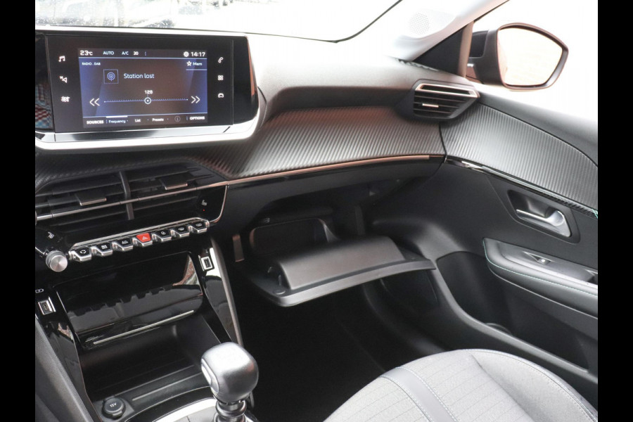 Peugeot 208 1.2 PureTech 101pk Allure Pack | Navigatie | Apple Carplay/Android Auto | Climate Control | Digitale Cockpit | Parkeer sensoren