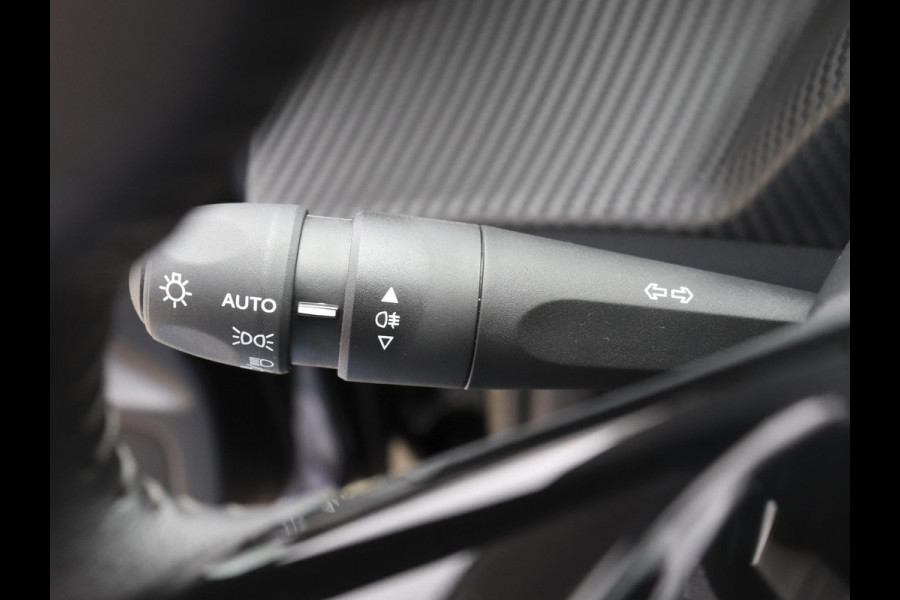 Peugeot 208 1.2 PureTech 101pk Allure Pack | Navigatie | Apple Carplay/Android Auto | Climate Control | Digitale Cockpit | Parkeer sensoren