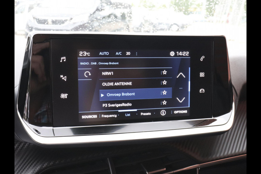 Peugeot 208 1.2 PureTech 101pk Allure Pack | Navigatie | Apple Carplay/Android Auto | Climate Control | Digitale Cockpit | Parkeer sensoren