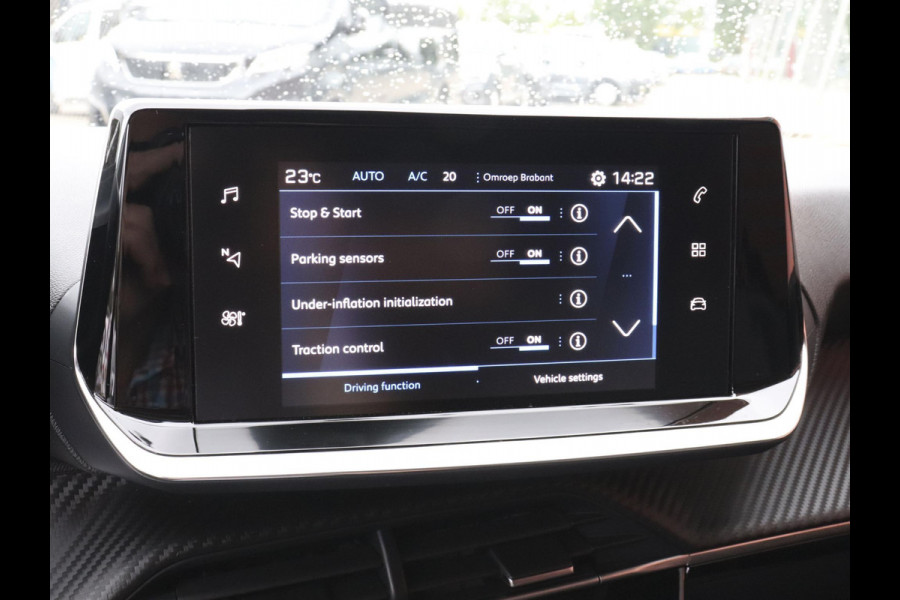 Peugeot 208 1.2 PureTech 101pk Allure Pack | Navigatie | Apple Carplay/Android Auto | Climate Control | Digitale Cockpit | Parkeer sensoren