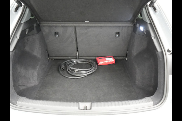 Audi Q4 e-tron 35 Edition 55 kWh 170pk Dealer O.H. | Sportstoelen Verwarmd | Navigatie Full Map | Virtual Cockpit | DAB |