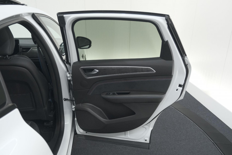 Renault Arkana 1.6 E-Tech full hybrid 145 esprit Alpine | 360 Camera | Panoramadak | Stoelverwarming | Dodehoekdetectie