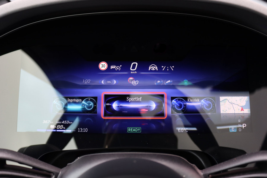 Mercedes-Benz EQE SUV 500 4Matic AMG Line 96 kWh | Hyperscreen | Airmatic | Achterasbesturing | Distronic+ | Stoelventilatie | Trekhaak | Burmester | Memory | HUD | Warmtepomp |