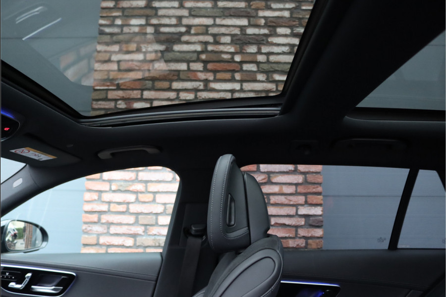 Mercedes-Benz C-Klasse Estate 300 e AMG Line | Panoramadak | Memory | Trekhaak | Premium Sfeerverlichting | Camera | Nightpakket | Dodehoekassistent |