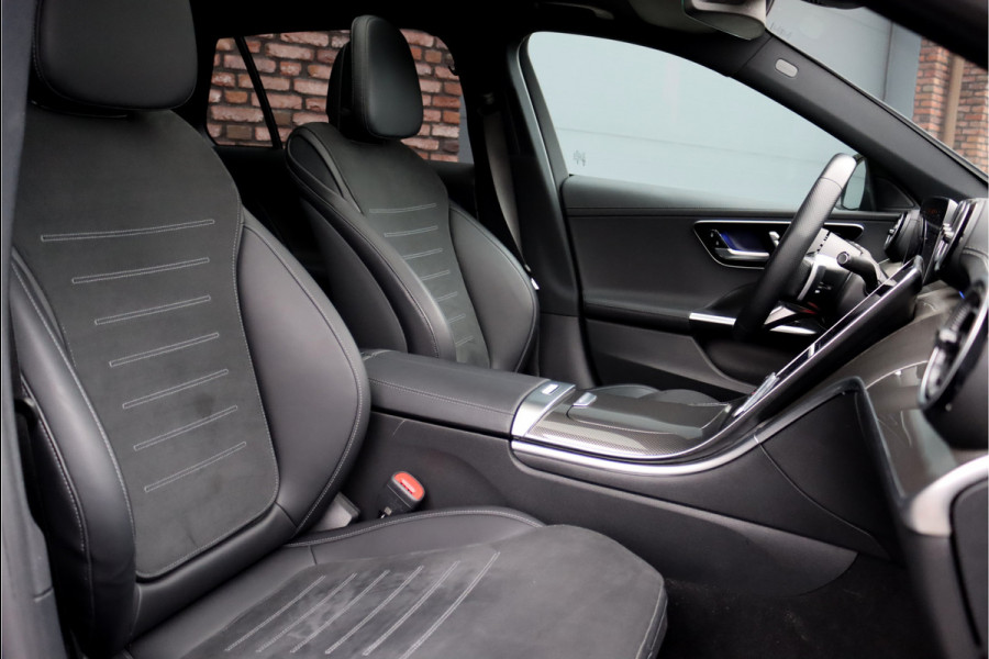 Mercedes-Benz C-Klasse Estate 300 e AMG Line | Panoramadak | Memory | Trekhaak | Premium Sfeerverlichting | Camera | Nightpakket | Dodehoekassistent |