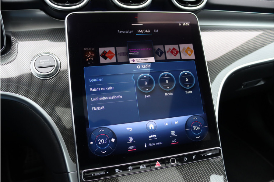 Mercedes-Benz C-Klasse Estate 300 e AMG Line | Panoramadak | Memory | Trekhaak | Premium Sfeerverlichting | Camera | Nightpakket | Dodehoekassistent |