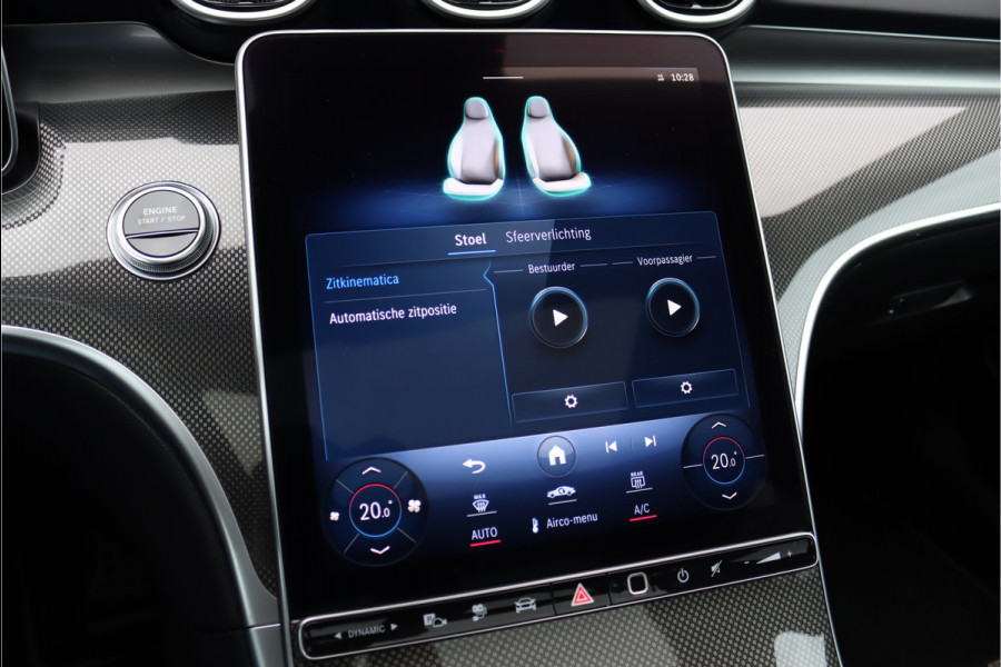 Mercedes-Benz C-Klasse Estate 300 e AMG Line | Panoramadak | Memory | Trekhaak | Premium Sfeerverlichting | Camera | Nightpakket | Dodehoekassistent |