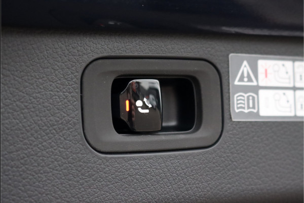 Mercedes-Benz C-Klasse Estate 300 e AMG Line | Panoramadak | Memory | Trekhaak | Premium Sfeerverlichting | Camera | Nightpakket | Dodehoekassistent |