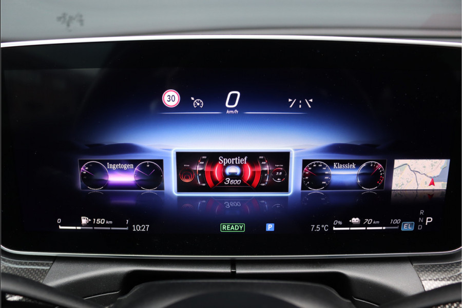 Mercedes-Benz C-Klasse Estate 300 e AMG Line | Panoramadak | Memory | Trekhaak | Premium Sfeerverlichting | Camera | Nightpakket | Dodehoekassistent |