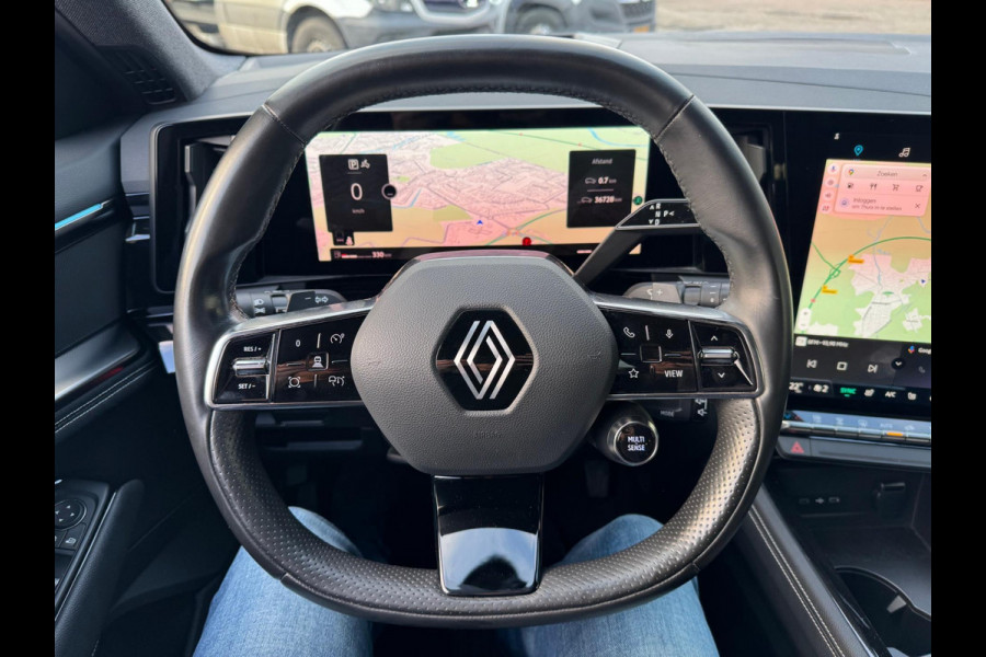 Renault Austral TCe 160 EDC iconic Head up / Elektr bed. stoel / LM velgen / Elektr klep / 360 camera
