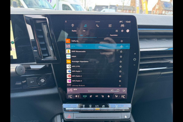 Renault Austral TCe 160 EDC iconic Head up / Elektr bed. stoel / LM velgen / Elektr klep / 360 camera