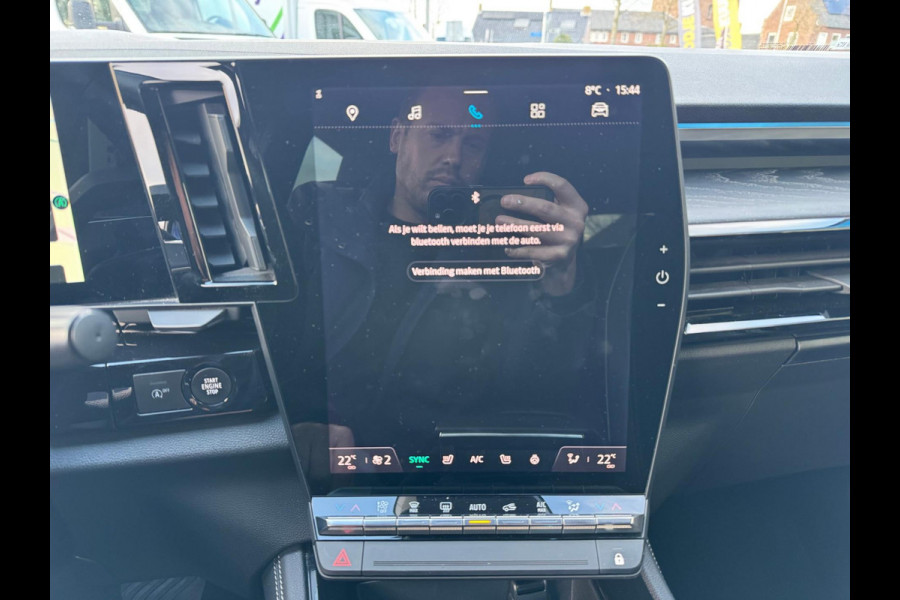 Renault Austral TCe 160 EDC iconic Head up / Elektr bed. stoel / LM velgen / Elektr klep / 360 camera