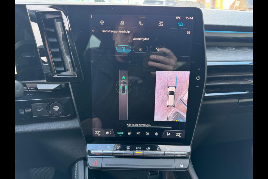 Renault Austral TCe 160 EDC iconic Head up / Elektr bed. stoel / LM velgen / Elektr klep / 360 camera