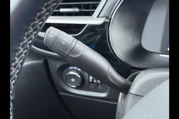 Opel CORSA-E Edition+ 50kWh Warmtepomp Fase 3 Laden Navi Stoel+Stuurverwarming 360°Camera Two-Tone Lak Ecc Navi Pack Parkeer Pack Pdc DAB Lmv 16" Privacy Glas Led Isofix Regen-Lichtsensor LaneAssist Origineel Nederlandse Auto SOH 89% Zeer compleet!