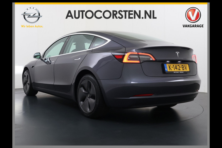 Tesla Model 3 RWD SR plus 325PK SOH 93% LFP Accu Lmv 18" AutoPilot Leder Panoramadak Adaptive-Cruise Camera's Elektr.-Stuur+Stoelen+Spiegels+G Navi LED DAB Voorverwarmen interieur via App Keyless One-Pedal-Drive Origineel Nederlandse auto Fabrieksgarantie op Accu en Motor tot 5-12-2028/160.000km
