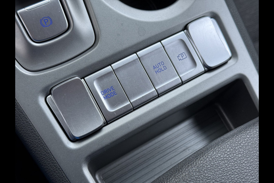 Hyundai Kona EV Comfort 64kWh FACELIFT SOH 100% Fase 3 Laden All-Season Banden Navi Ecc Adap.Cruise Camera Krell®-Audio Apple Carplay Android Keyless Subwoofer Led Lmv Rijstrooksensor Forward Collision-Avoidance Bluetooth 1e Eigenaar Origineel Nederlandse Auto