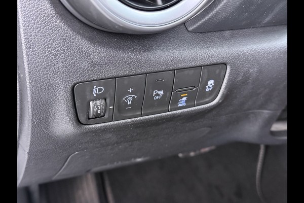 Hyundai Kona EV Comfort 64kWh FACELIFT SOH 100% Fase 3 Laden All-Season Banden Navi Ecc Adap.Cruise Camera Krell®-Audio Apple Carplay Android Keyless Subwoofer Led Lmv Rijstrooksensor Forward Collision-Avoidance Bluetooth 1e Eigenaar Origineel Nederlandse Auto