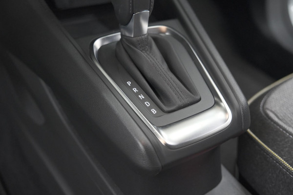 Renault Captur 1.6 E-Tech Full Hybrid 145 Techno | Pack Winter | Navigatie | Camera | Apple Carplay