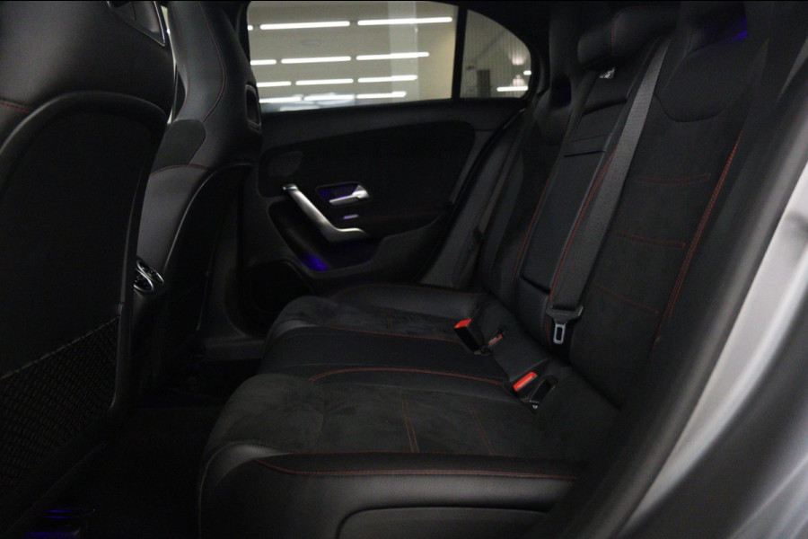Mercedes-Benz A-Klasse 200 AMG-LINE NAP/PANO/HUD/STOELV/CARPLAY/ACC/BOMVOL