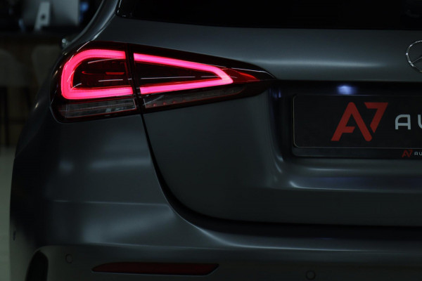 Mercedes-Benz A-Klasse 200 AMG-LINE NAP/PANO/HUD/STOELV/CARPLAY/ACC/BOMVOL