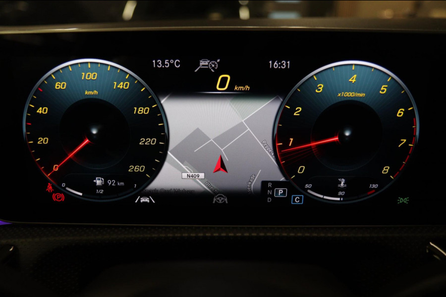 Mercedes-Benz A-Klasse 200 AMG-LINE NAP/PANO/HUD/STOELV/CARPLAY/ACC/BOMVOL