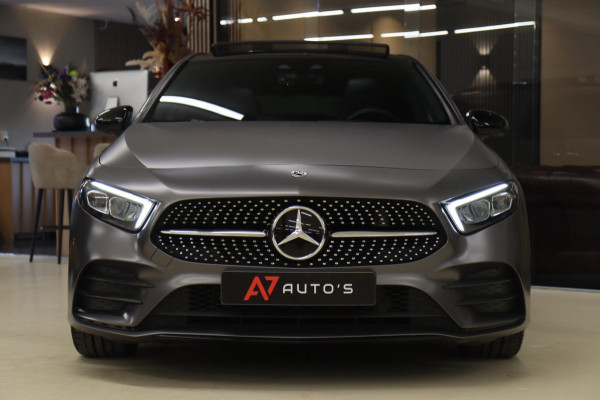 Mercedes-Benz A-Klasse 200 AMG-LINE NAP/PANO/HUD/STOELV/CARPLAY/ACC/BOMVOL