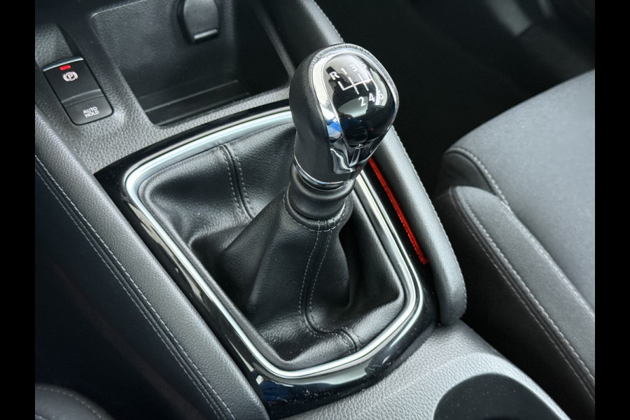 Nissan QASHQAI 1.3T 141PK Panoramadak Trekhaak 360°Camera Apple Carplay Android Auto Navio Ecc DIG-T N-Connecta Cruise control Dab Lmv 18" Bluetooth Led Verkeersbord detectie Regensensor Rijstrooksensor Keyless 1.300KG Trekgewicht Euro 6