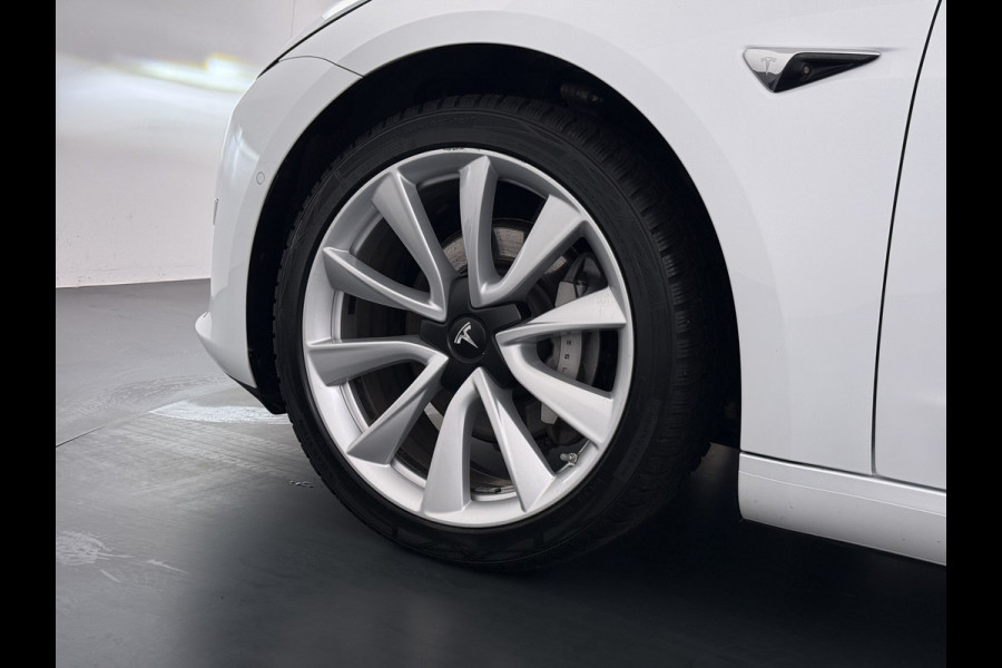 Tesla Model 3 RWD SR plus 325PK SOH 90% LFP Accu Lmv 19" AutoPilot Leder Panoramadak Adaptive-Cruise Camera's Elektr.-Stuur+Stoelen+Spiegels+G Navi LED DAB Voorverwarmen interieur via App Keyless One-Pedal-Drive 1e Eigenaar Origineel Nederlandse Auto Fabrieksgarantie op motor en accu tot 05-12-2028/160.000km