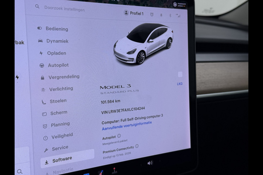 Tesla Model 3 RWD SR plus 325PK SOH 90% LFP Accu Lmv 19" AutoPilot Leder Panoramadak Adaptive-Cruise Camera's Elektr.-Stuur+Stoelen+Spiegels+G Navi LED DAB Voorverwarmen interieur via App Keyless One-Pedal-Drive 1e Eigenaar Origineel Nederlandse Auto Fabrieksgarantie op motor en accu tot 05-12-2028/160.000km