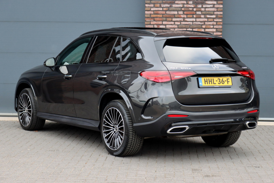 Mercedes-Benz GLC 300e 4MATIC AMG Line | Distronic | Panoramadak | Trekhaak | Memory | Burmester | Verwarmd Stuurwiel | Digital Light | Surround Camera | Keyless Go | Dodehoekassistent |