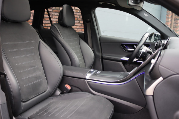 Mercedes-Benz GLC 300e 4MATIC AMG Line | Distronic | Panoramadak | Trekhaak | Memory | Burmester | Verwarmd Stuurwiel | Digital Light | Surround Camera | Keyless Go | Dodehoekassistent |