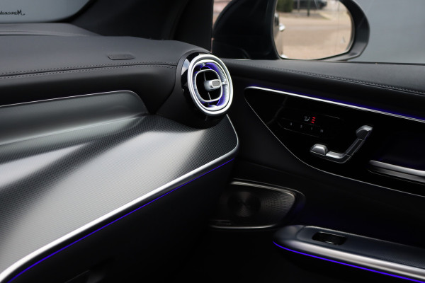 Mercedes-Benz GLC 300e 4MATIC AMG Line | Distronic | Panoramadak | Trekhaak | Memory | Burmester | Verwarmd Stuurwiel | Digital Light | Surround Camera | Keyless Go | Dodehoekassistent |