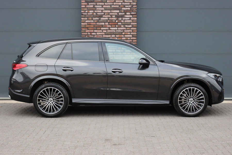 Mercedes-Benz GLC 300e 4MATIC AMG Line | Distronic | Panoramadak | Trekhaak | Memory | Burmester | Verwarmd Stuurwiel | Digital Light | Surround Camera | Keyless Go | Dodehoekassistent |