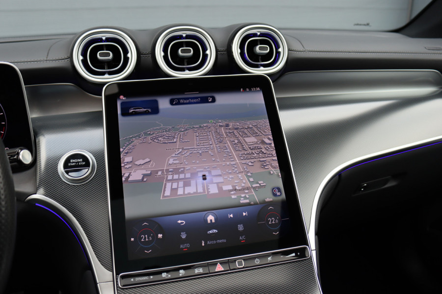 Mercedes-Benz GLC 300e 4MATIC AMG Line | Distronic | Panoramadak | Trekhaak | Memory | Burmester | Verwarmd Stuurwiel | Digital Light | Surround Camera | Keyless Go | Dodehoekassistent |