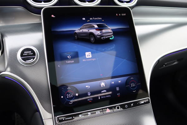 Mercedes-Benz GLC 300e 4MATIC AMG Line | Distronic | Panoramadak | Trekhaak | Memory | Burmester | Verwarmd Stuurwiel | Digital Light | Surround Camera | Keyless Go | Dodehoekassistent |