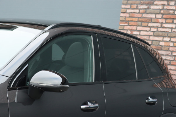 Mercedes-Benz GLC 300e 4MATIC AMG Line | Distronic | Panoramadak | Trekhaak | Memory | Burmester | Verwarmd Stuurwiel | Digital Light | Surround Camera | Keyless Go | Dodehoekassistent |