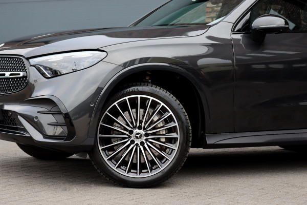 Mercedes-Benz GLC 300e 4MATIC AMG Line | Distronic | Panoramadak | Trekhaak | Memory | Burmester | Verwarmd Stuurwiel | Digital Light | Surround Camera | Keyless Go | Dodehoekassistent |