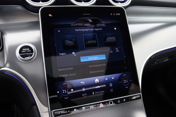 Mercedes-Benz GLC 300e 4MATIC AMG Line | Distronic | Panoramadak | Trekhaak | Memory | Burmester | Verwarmd Stuurwiel | Digital Light | Surround Camera | Keyless Go | Dodehoekassistent |