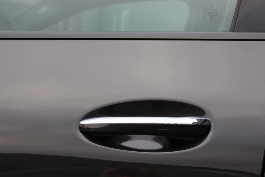 Mercedes-Benz GLC 300e 4MATIC AMG Line | Distronic | Panoramadak | Trekhaak | Memory | Burmester | Verwarmd Stuurwiel | Digital Light | Surround Camera | Keyless Go | Dodehoekassistent |