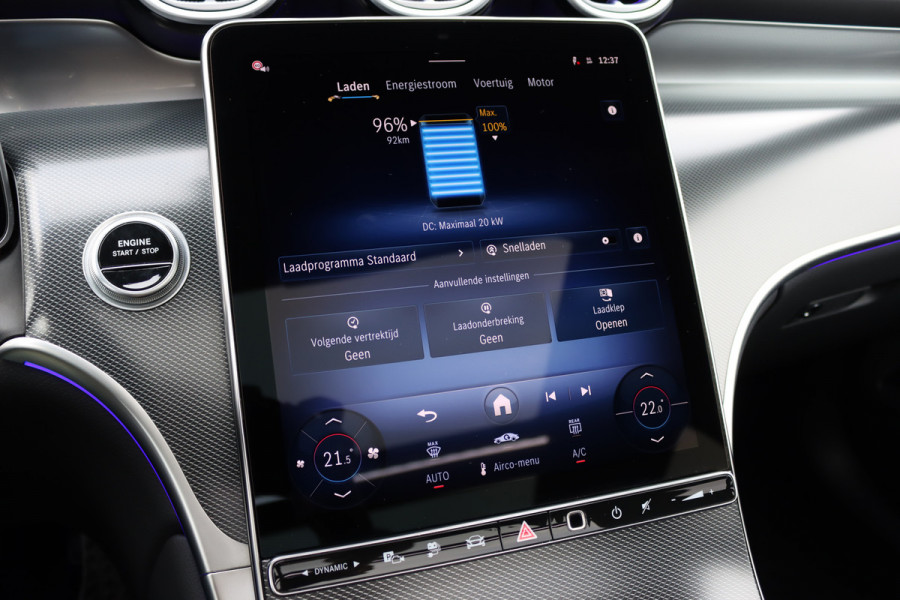 Mercedes-Benz GLC 300e 4MATIC AMG Line | Distronic | Panoramadak | Trekhaak | Memory | Burmester | Verwarmd Stuurwiel | Digital Light | Surround Camera | Keyless Go | Dodehoekassistent |