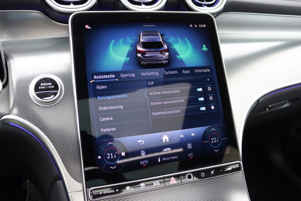 Mercedes-Benz GLC 300e 4MATIC AMG Line | Distronic | Panoramadak | Trekhaak | Memory | Burmester | Verwarmd Stuurwiel | Digital Light | Surround Camera | Keyless Go | Dodehoekassistent |