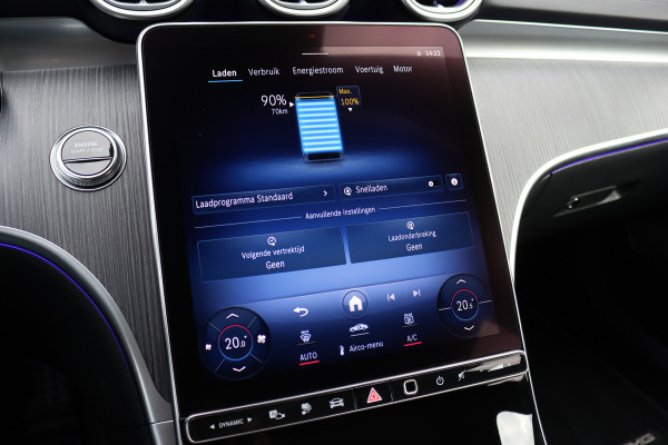 Mercedes-Benz C-Klasse Estate 300 e AMG Line | Distronic+ | Panoramadak | Memory | Stoelverwarming/-ventilatie | Verwarmd Stuurwiel | HUD | Leder | Digital Light | Surround Camera |