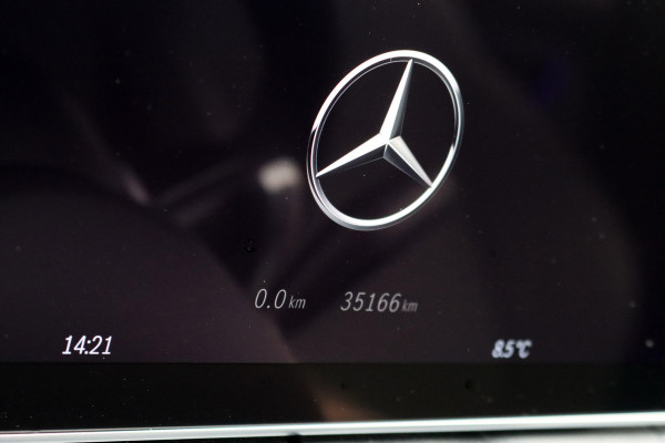 Mercedes-Benz C-Klasse Estate 300 e AMG Line | Distronic+ | Panoramadak | Memory | Stoelverwarming/-ventilatie | Verwarmd Stuurwiel | HUD | Leder | Digital Light | Surround Camera |