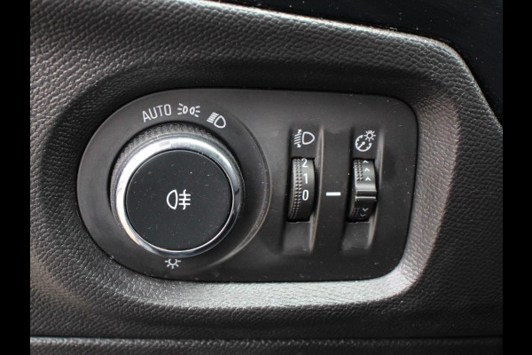 Opel Corsa 1.2 GS Line 131pk Aut. Navigatie Apple Carplay/Android Auto Camera Parkeersensoren Cruise Control Stoelverwarming Getinte ramen Airco Prijs Incl. BOVAG Garantie