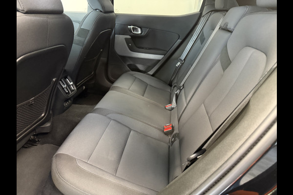 Polestar 2 Long Range Dual Motor Launch Edition 78kWh Cruise Climate ACC 408PK NL Auto 24 maanden garantie mogelijk (*vraag naar de voorwaarden)